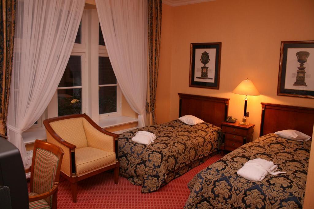 Hotel Altes Gymnasium Husum  Bilik gambar