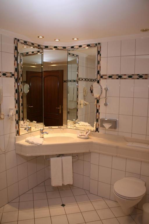 Hotel Altes Gymnasium Husum  Bilik gambar